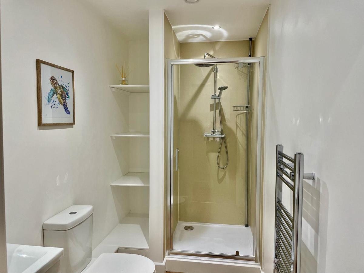 Strawberry Line, Flat 2 Apartment Wells Luaran gambar