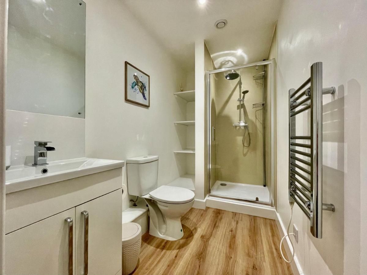 Strawberry Line, Flat 2 Apartment Wells Luaran gambar